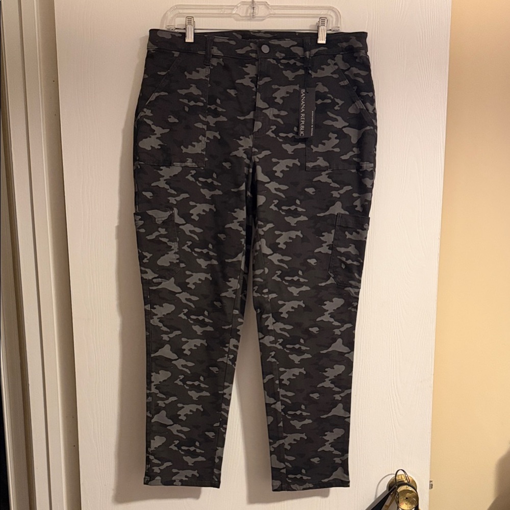 Banana Republic Gray Camouflage Cargo Pants